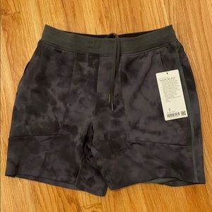 Lululemon 7” textured tech shorts